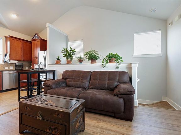 4th image of 1601 Miriam Ave Unit 120