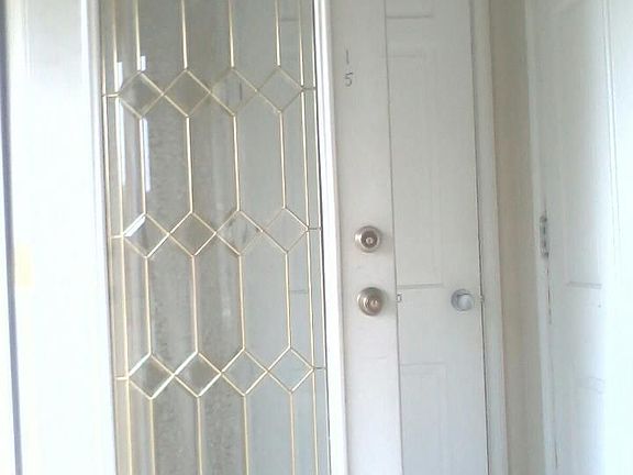 4th image of 15 E Sherry Dr