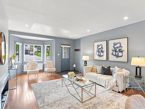 3rd image of 671 Scarlett Rd