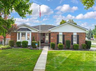 17744 White Plains Dr, Macomb, MI 48044
