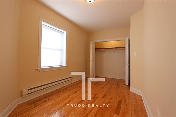 1st image of 823 W Cornelia Ave #815