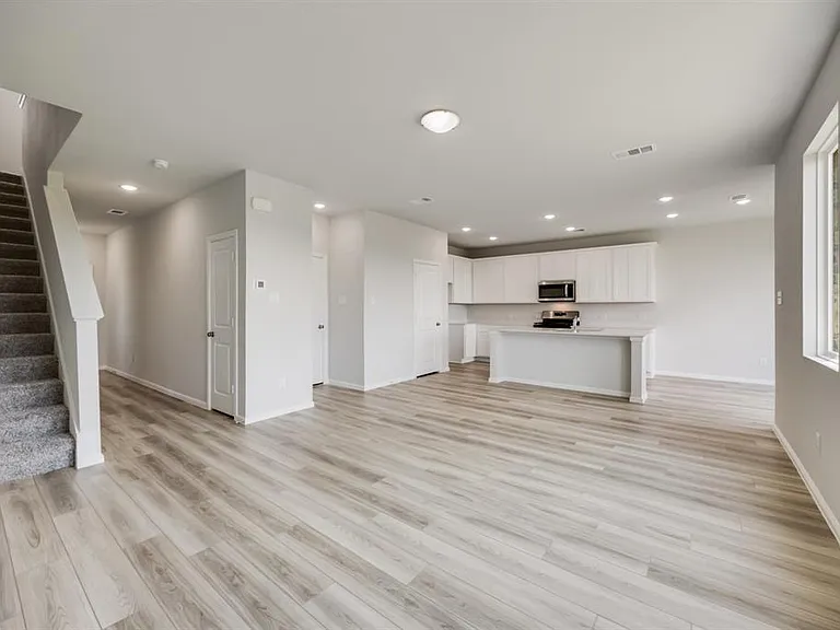 419 Magellan Rd — Photo 2