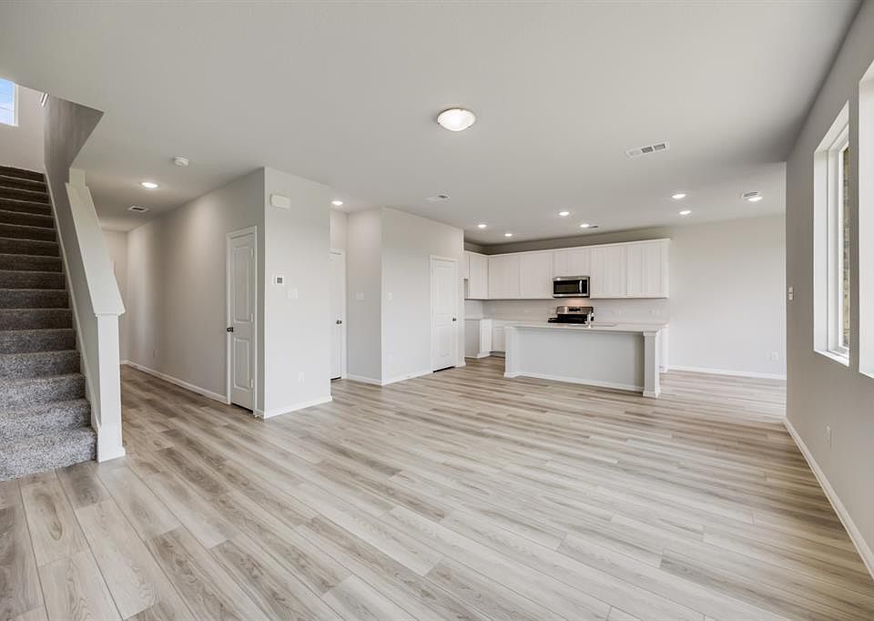 2nd image of 419 Magellan Rd