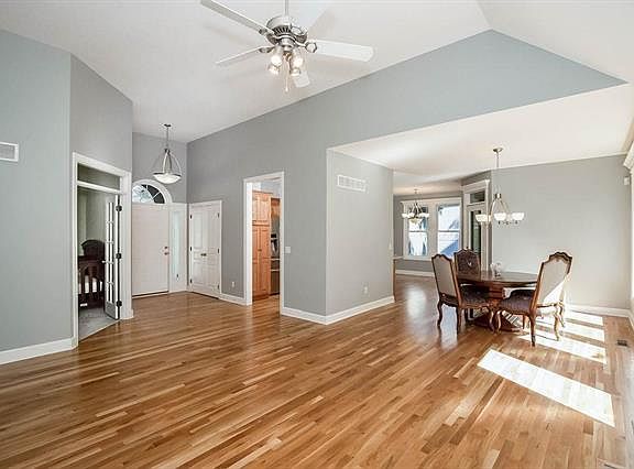 4th image of 7831 N Cosby Ave