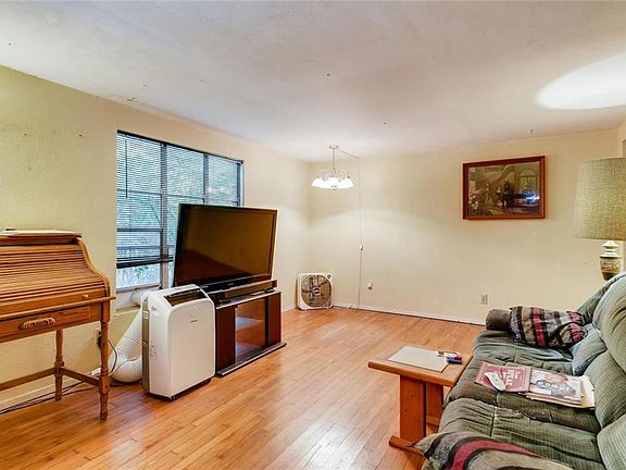 5th image of 8308 Peaceful Hill Ln