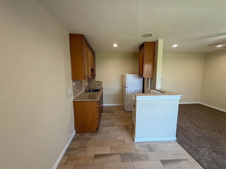 2227 E Westport Dr — Photo 6