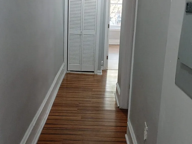 342 N 52nd St #C — Photo 2
