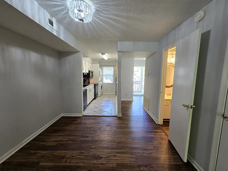 117 Kingsbury Dr — Photo 13