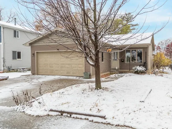 1431 Powers St, Oshkosh, WI 54901