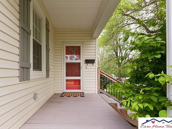 3rd image of 834 S Jackson St