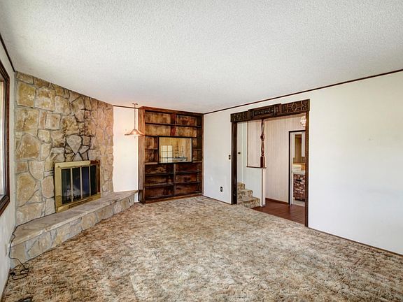 3rd image of 8721 Mountain Ave