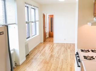 3128 42nd St APT 3, Astoria, NY 11103