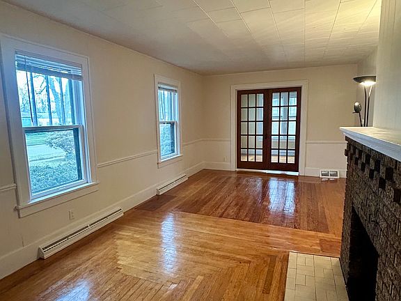 2nd image of 957 Vassar Dr #1