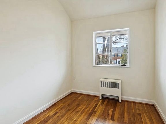 3rd image of 1515 Woodbine St #1
