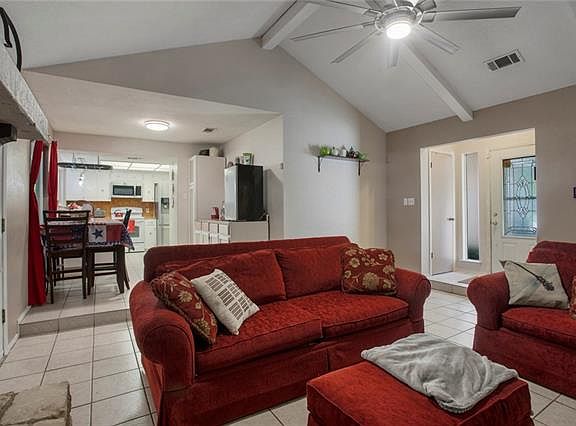5th image of 417 Chisholm Valley Dr