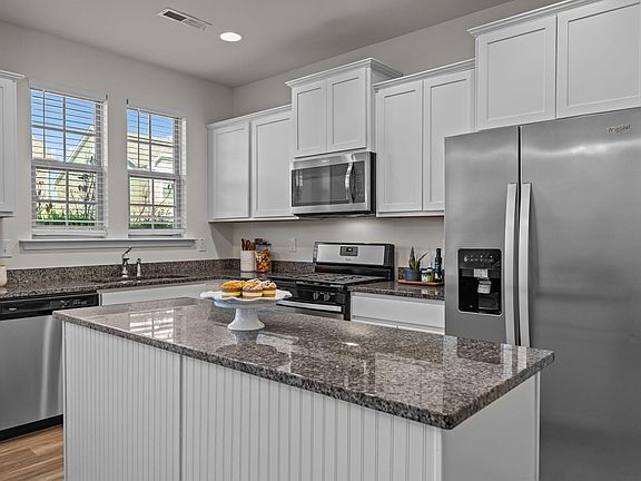 5th image of 1821 Shady Oaks Dr