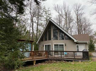 5134 Hounds Ear Rd, Tobyhanna, PA 18466