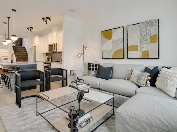 Homes Available Soon, Laned at Chinook Gate