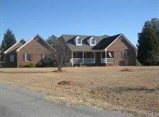 571 Homestead Ln, Angier, NC 27501