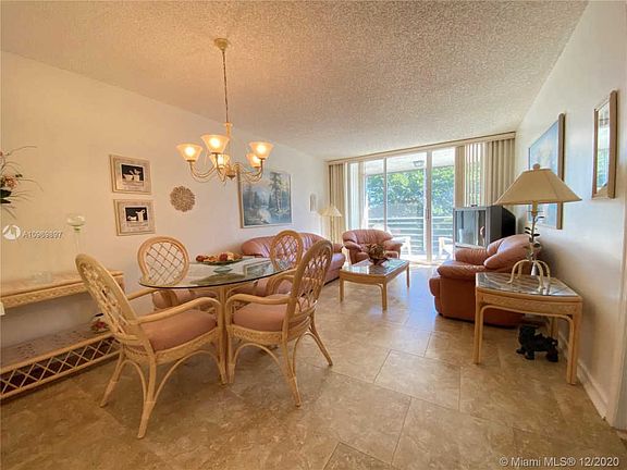 5th image of 9340 Lagoon Pl APT 401
