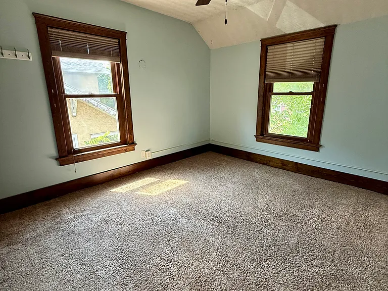 421 W College Ave — Photo 7