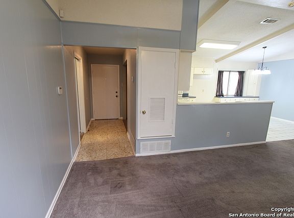 3rd image of 302 Greycliff Dr