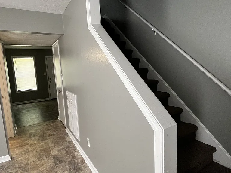 155 W Thomas St — Photo 3