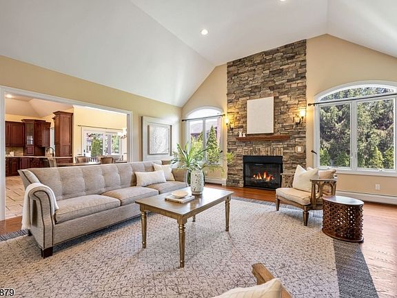 4th image of 18 Berkshire Pl