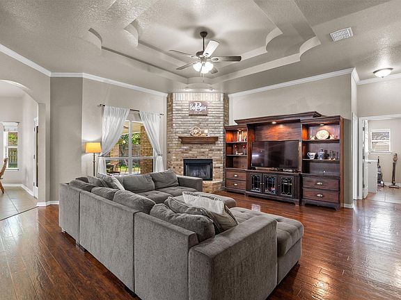 5th image of 810 Heather Marie Ct