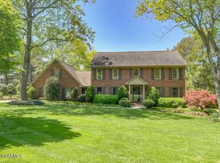421 E Fox Den Dr, Knoxville, TN 37934