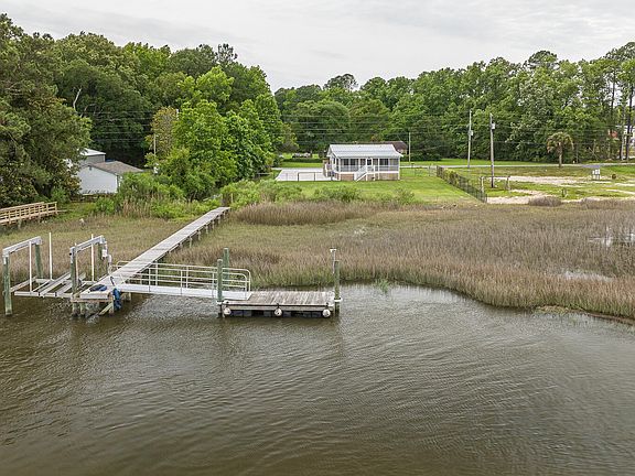 2nd image of 1269 River Rd