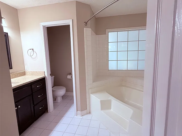 11 Twin Oaks Ln — Photo 18