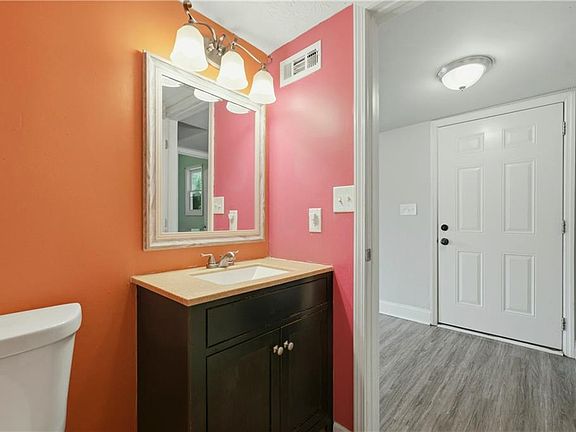 5th image of 1395 Kennesaw Trace Ct NW