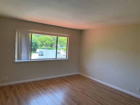 2nd image of 156 Belwood Ct