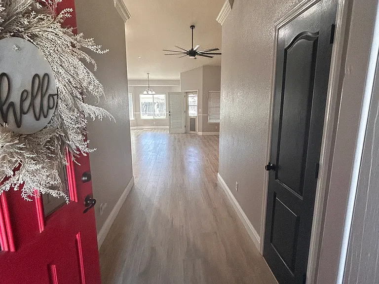 1519 W Castoro Way — Photo 4
