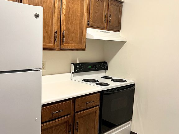 5th image of 102-118 Augusta Ave #217