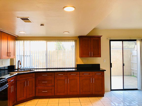 4th image of 9471 Cortada St #16