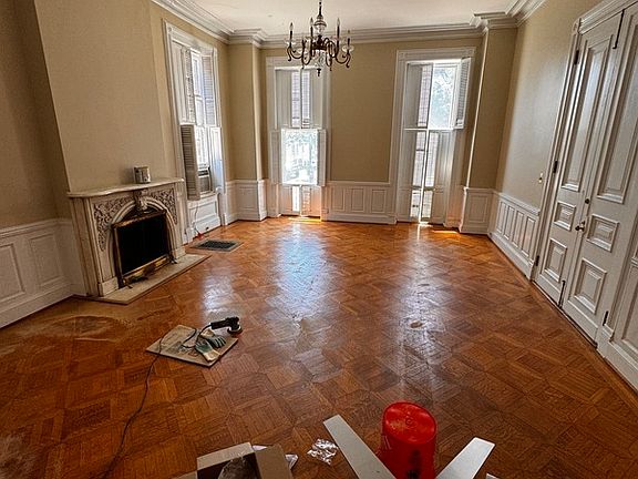 3rd image of 500 W Franklin St APT 1