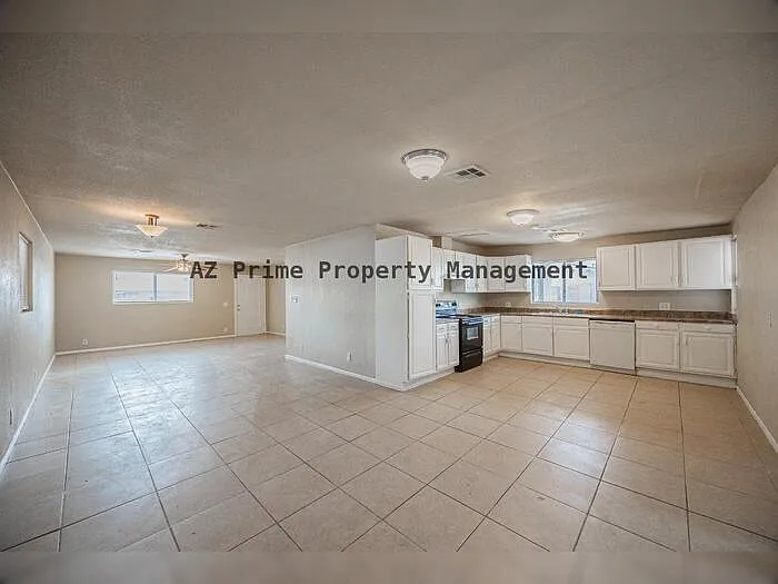 2062 E Nancy Ln — Photo 7