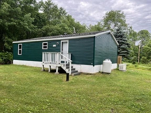 3rd image of 844 Ridge Rd