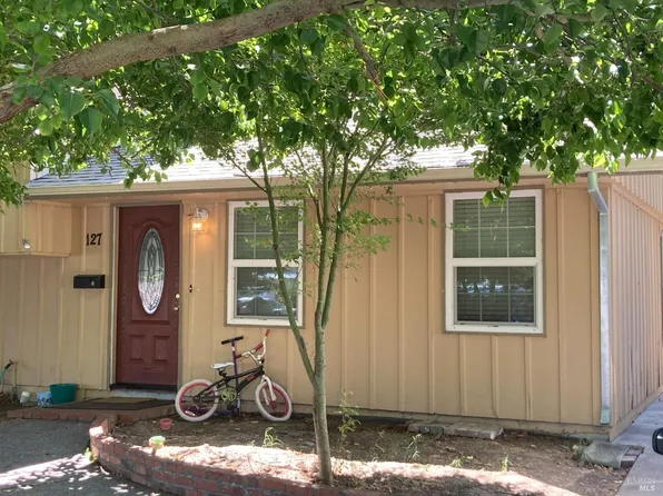 127 Sandalwood Court, Santa Rosa, CA 95401