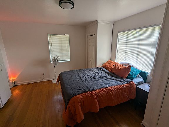4th image of 138 W 51st St #138