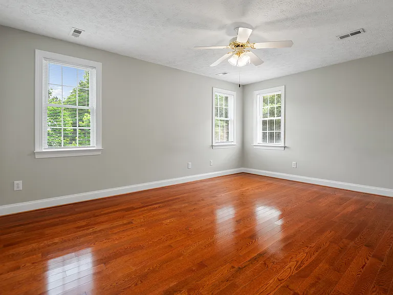 619 Greyshire Dr — Photo 40