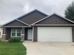 7114 SW Wheatfield Ln, Topeka, KS 66619