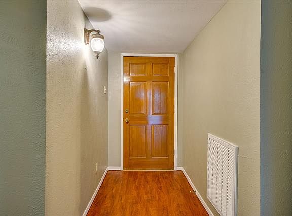 4th image of 1219 Brownwood Dr