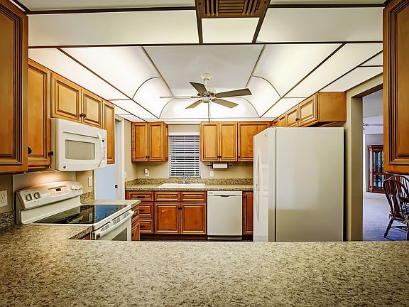 2nd image of 910 Bluewater Dr