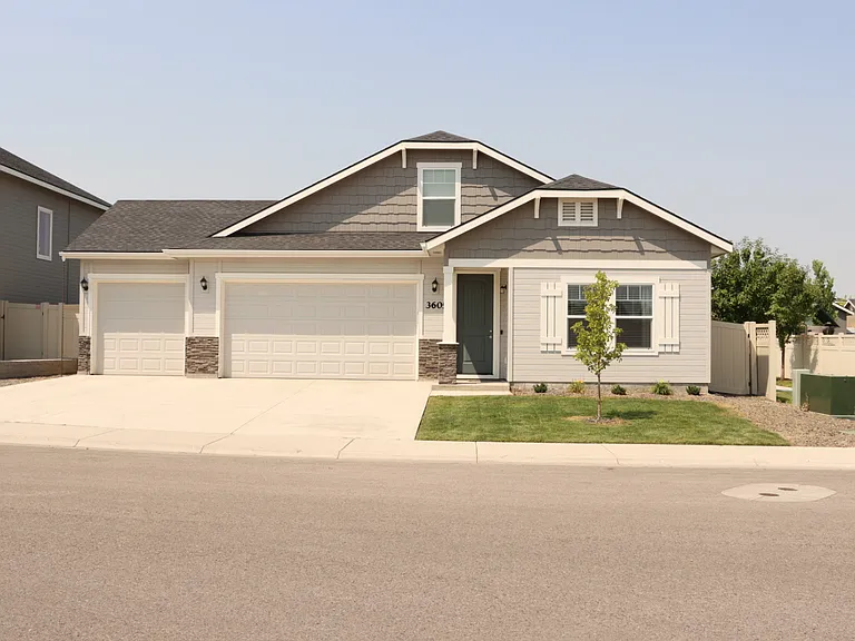 3605 S Rosa Parks Way — Photo 1