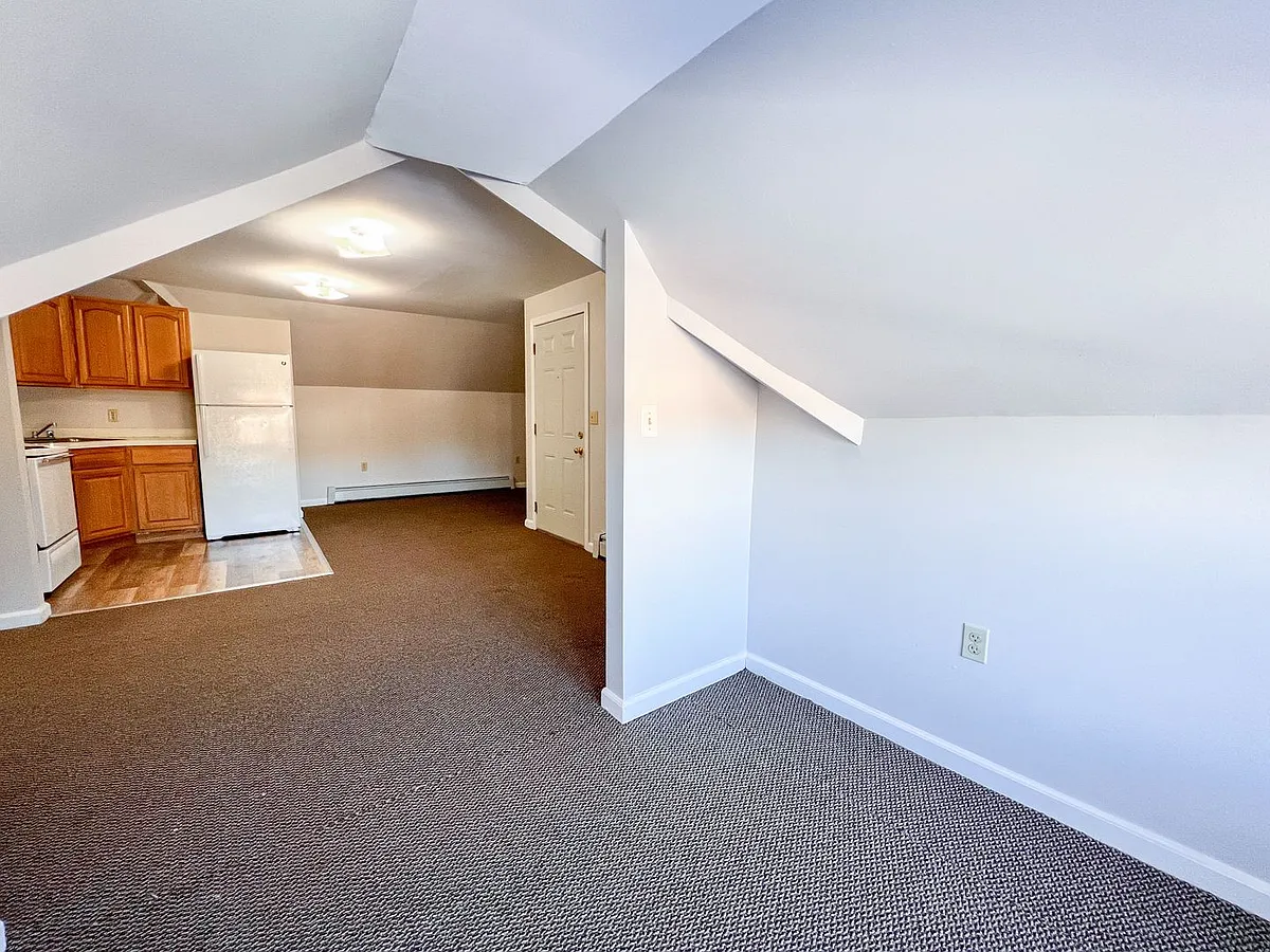 Building Photo - 207 Wethersfield Ave