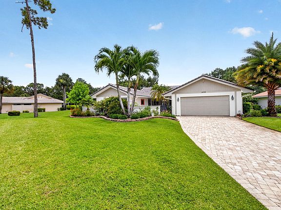 3rd image of 6928 Villas Drive W