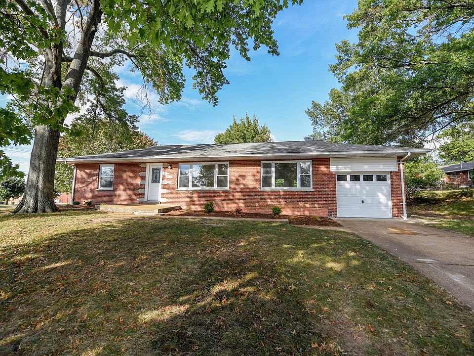 1st image of 8483 Hampstead Dr
